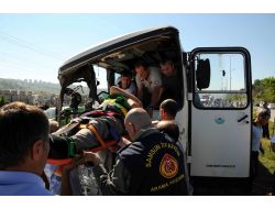 Otobüs Tır'a Arkadan Çarptı: 1 Ölü, 6 Yaralı