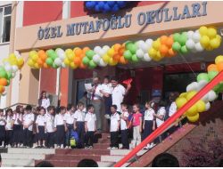 Özel Mutafoğlu İlkokulu, Yeni Eğitim Dönemine Törenle Başladı