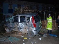 Takla Atan Alkollü Sürücü Arabada Sıkıştı
