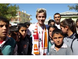 Galatasaraylı Basketbolculardan Vanlı Çocuklara Moral