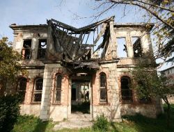 Madde Bağımlılarının Mekanı Haline Gelen Sırrı Paşa Konağı, Kurtarılıyor
