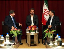 Davutoğlu İle Ahmedinejad'ın Görüşmesine Suriye Damga Vurdu