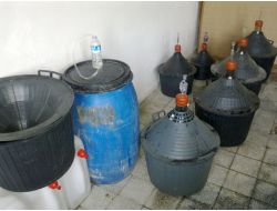 Kaçak Şarap Üretenler Yakalandı