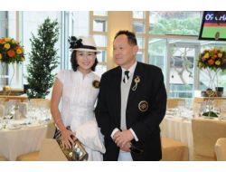 Hong Konglu Baba, Kızıyla Evlenecek Erkeğe 63 Milyon Dolar Öneriyor