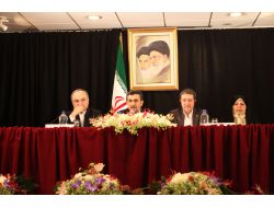 Ahmedinejad İran'ın Suriye'deki Askeri Varlığına Açıklık Getiremedi