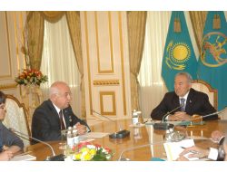 Nazarbayev Tbmm Başkanı Çiçek'i Kabul Etti