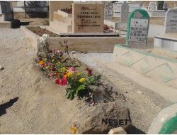 Adına Türkü Bestelediği Eski Eşi Neşet Ertaş'ın Mezarını Ziyaret Etti