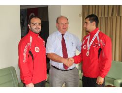 Dünya Şampiyonu Sporcu Çgc’yi Ziyaret Etti