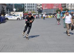 Kanser Hastalarına Destek İçin Patenle 5 Bin 300 Kilometre Yol Yaptı