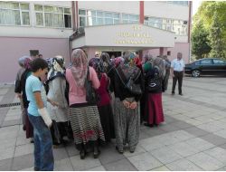 Ereğlili Veliler, Okullarından Giden Öğretmen İçin Hükümet Konağında Toplandılar