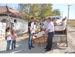 Başkanın Eşinden İhtiyaç Sahibi Aileye Yardım