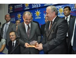 Bakan Dinçer, Balıkesir'de Ak Parti İl Teşkilatını Ziyaret Etti