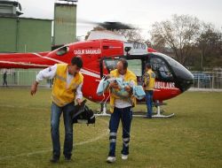 Üzerine Çaydanlık Devrilen Minik Ali Eren Helikopter Ambulansla Hastaneye Kaldırıldı