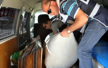 Öğretmen 6 Kilo Bonzai ile Yakalandı