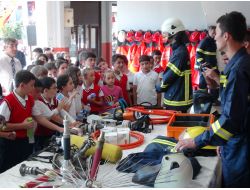 Zonguldak İtfaiyesi Tatbikatta Yanan Araca Müdahale Etti, Yaralıyı Kurtardı