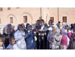 Akan Kanın Durmasını İsteyen Anneler, Hacıbayram'da Türkçe Ve Kürtçe Dua Etti