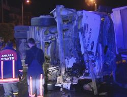 Çöp Kamyonu İle Servis Minibüsü Çarpıştı: 10 Yaralı