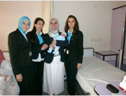 Belediyenin Gezici Hizmet Ekipleri Yeni Doğan Bebekleri Ziyaret Ediyor