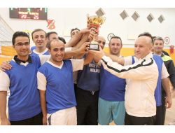 Ağrı'da Kurumlar Arası Voleybol Turnuvası Sona Erdi