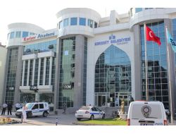 Edremit'te Belediye Başkanı Ve Oğluyla Birlikte 15 Kişi Gözaltına Alındı