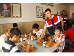 Burmalı 28 Kaçağa Jandarma Sahip Çıktı