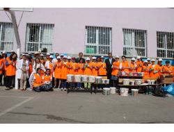 Öğrenciler, Dünya Çocuk Günü'nde Okul Duvarlarını Renklendirdi