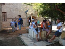 Rus Turistler, Turlarla Selçuklu Ve Osmanlı Eserlerini Yerinde Görüyor