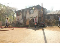 Ahşap Evdeki Yangından Son Anda Kurtuldu