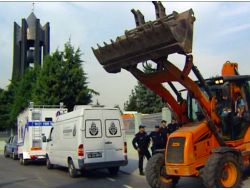 Gazetecilerin Anıt Mezar Mesaisi Bitti