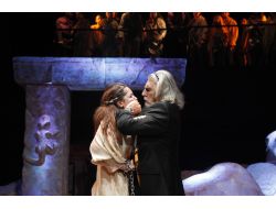 Devlet Tiyatroları, Antigone İle Seul'e Çıkarma Yaptı