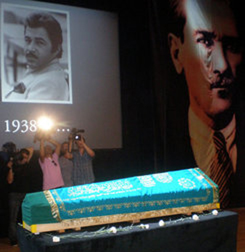 Sanatçı Berkant bugün sonsuzluğa uğurlandı!