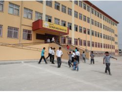 TAŞIMA SUYLA EĞİTİM GÖRÜYORLAR