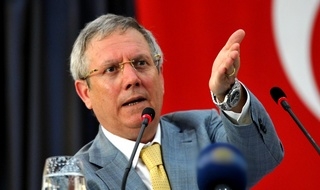 "YA ALEX GİDER YA BAŞKAN'