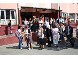 Okulda Çıkan Yangın Öğrencileri Korkuttu