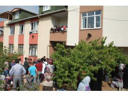 Öldürülüp Yol Kenarına Atılan Öğretmen Gözyaşlarıyla Toprağa Verildi