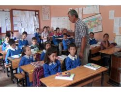 Dört Sınıfa Tek Öğretmen