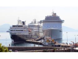 Alanya'ya Gelen 3 Kruvaziyer Turist Gemisiyle Esnaf Bayram Yaptı