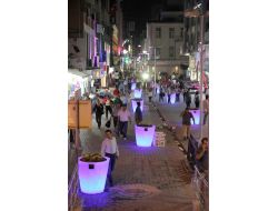 Mecidiye Çarşısı'nın Renkli Asfalt Ve Işıklandırmayla Çehresi Değişti