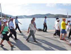 Fethiyeliler, 'Hareket Edivcez Gari' Deyip Yürüdü