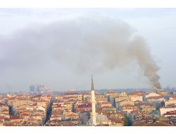 Bahçelievler'deki Yangın Kontrol Altına Alındı