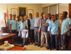 Kimse Yok Mu, Somalili Öğrencilerle Yakından İlgileniyor