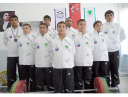 Mamaklı Şampiyon Halterciler Yıldızlar Türkiye Şampiyonası’na Hazırlanıyor