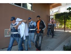 İzmir'de 8 Kg. Esrar Ele Geçirildi!