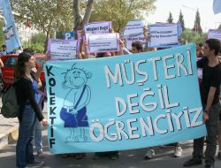 Öğrenciler Yemekhane Zammını Protesto Etti