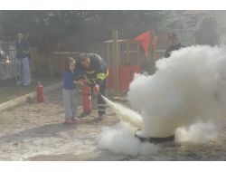 Minik Öğrencilere Yangın Tatbikatı