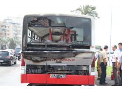 Seyir Halindeki Belediye Otobüsi Yandı