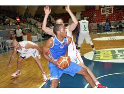 Adana’da Bastetbolda İlk Maçın Galibi Pınar Karşıyaka Oldu