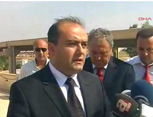 Metin, Akçakale Sınır Kapısında..