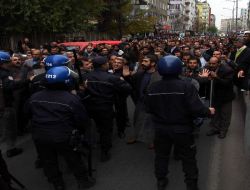Tekel İşçilerinden Protesto Eylemi