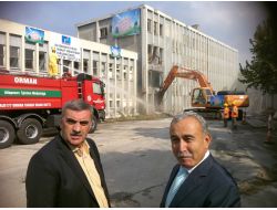 Kentsel Dönüşüm Çalışmaları Kamu Binasının Yıkımıyla Başladı